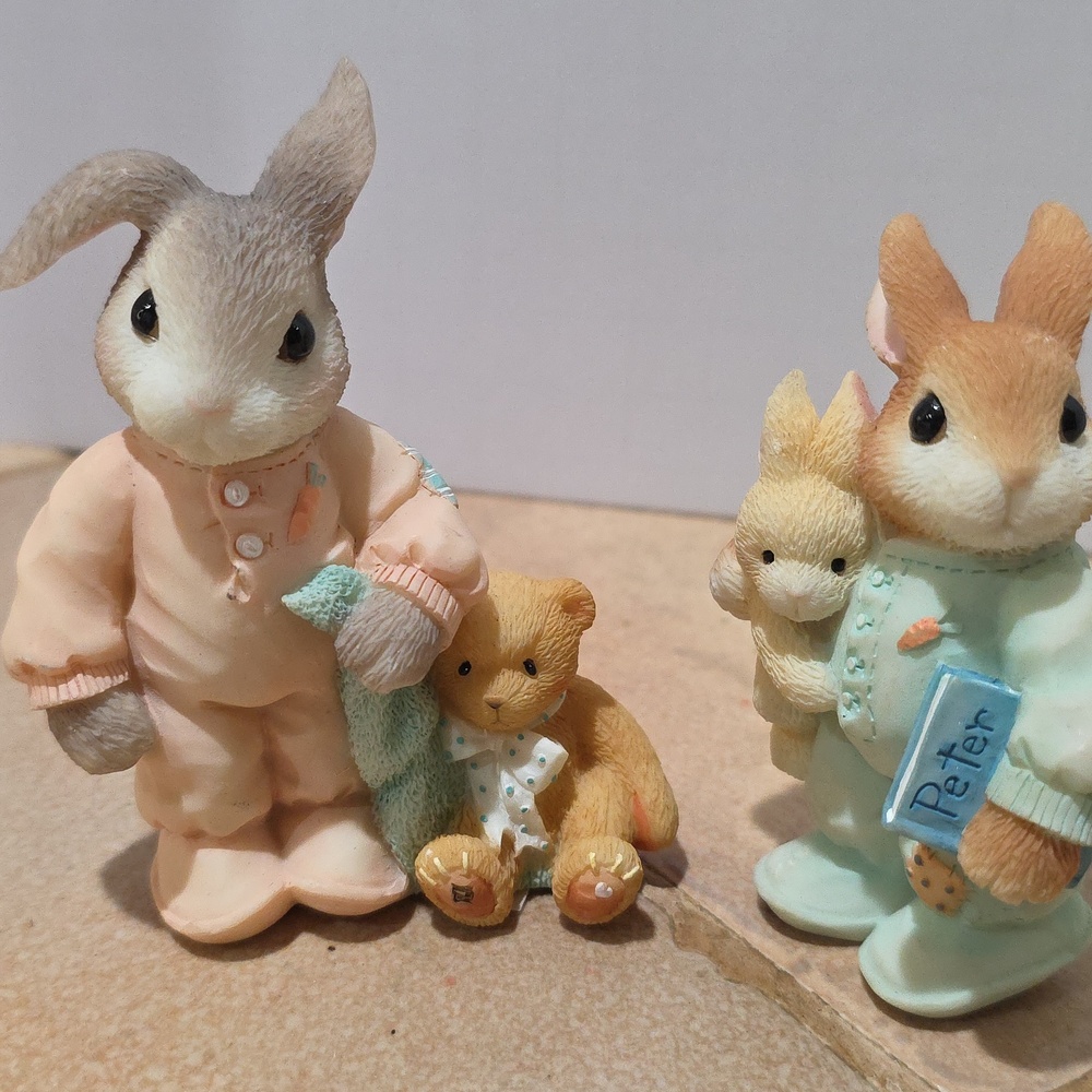 Enesco pastel My Blushing Bunnies Cody And Casey Cuddles figurines